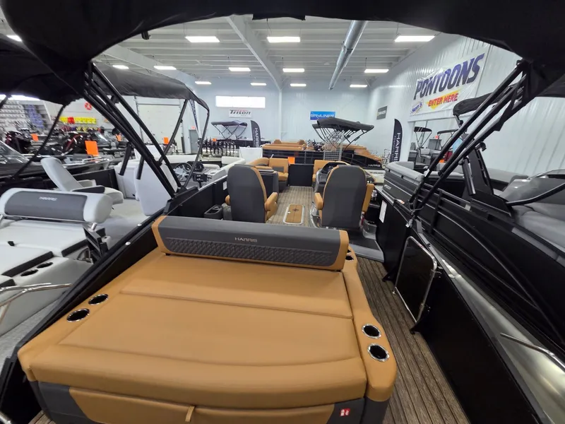 Slide: The Image of Harris Sunliner 230 2026 - 32