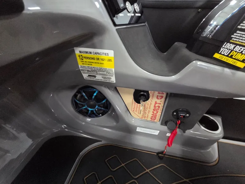 Slide: The Image of Harris Sunliner 230 2026 - 34