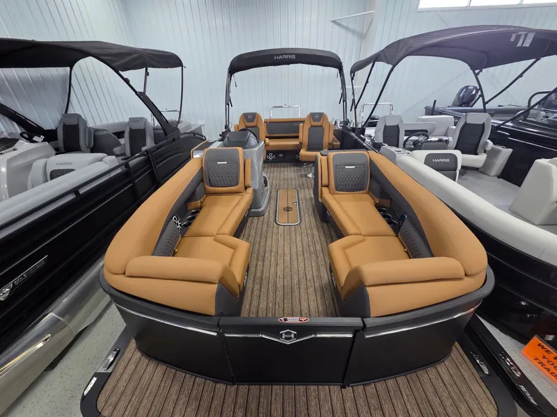 Slide: The Image of Harris Sunliner 230 2026 - 6