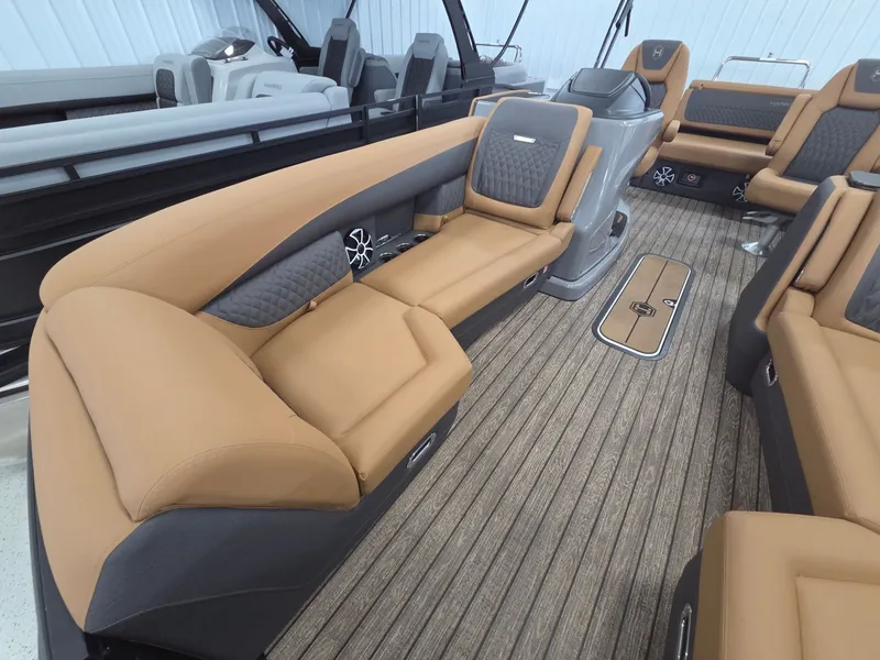 Slide: The Image of Harris Sunliner 230 2026 - 7