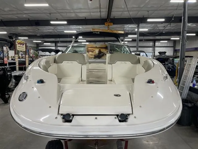 Slide: The Image of Sea Ray SUN DECK 260 2007 - 17