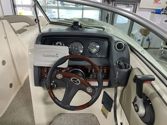 Slide: The Image of Sea Ray SUN DECK 260 2007 - 27