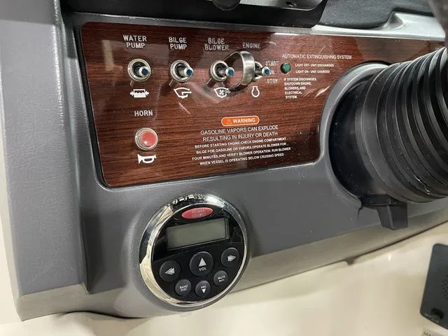 Slide: The Image of Sea Ray SUN DECK 260 2007 - 32