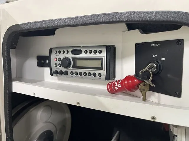 Slide: The Image of Sea Ray SUN DECK 260 2007 - 38