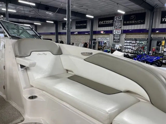 Slide: The Image of Sea Ray SUN DECK 260 2007 - 45