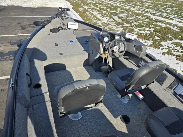 Slide: The Image of Tracker Pro Guide V-16 SC 2020 - 12