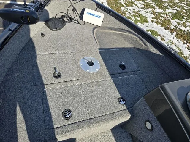 Slide: The Image of Tracker Pro Guide V-16 SC 2020 - 16