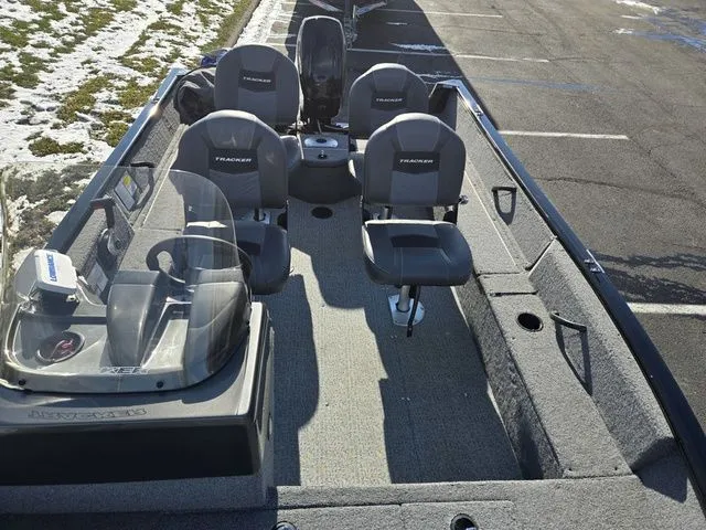 Slide: The Image of Tracker Pro Guide V-16 SC 2020 - 22