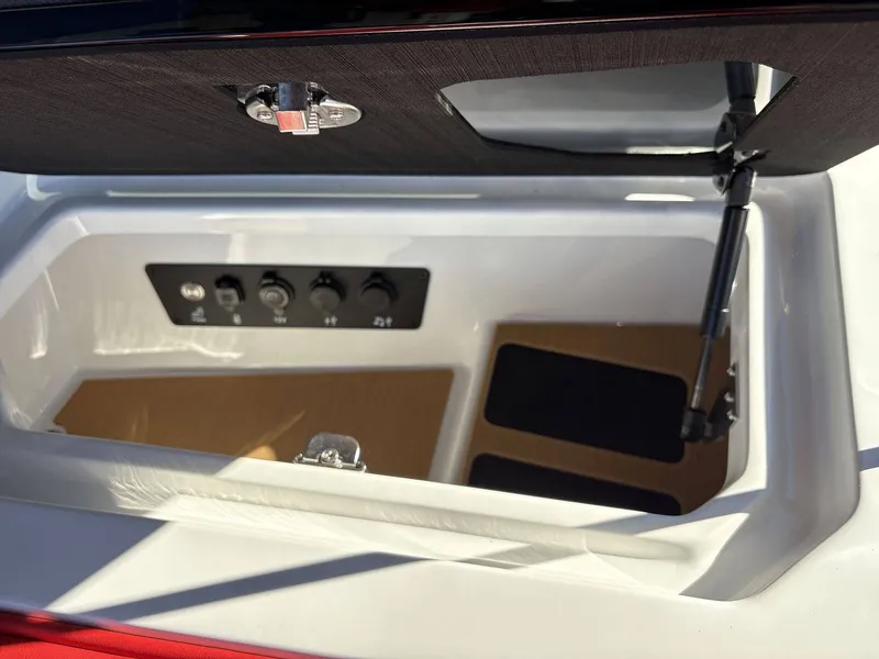 Slide: The Image of Nautique G23 2026 - 23