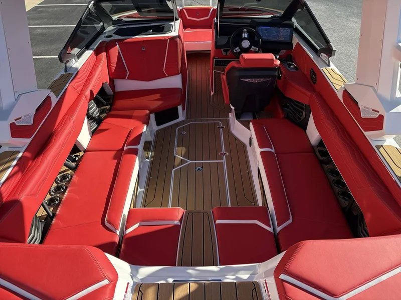 Slide: The Image of Nautique G23 2026 - 24