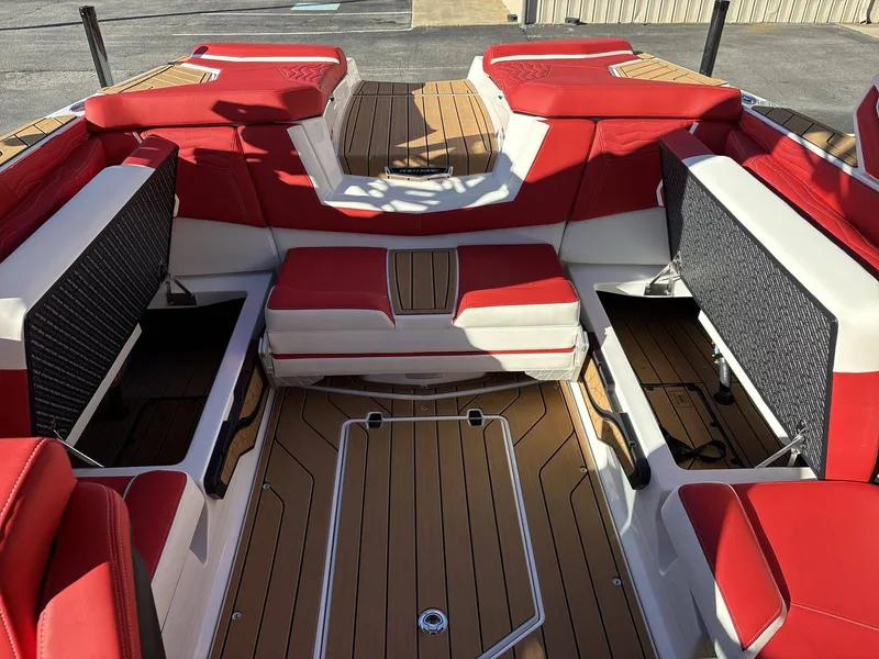 Slide: The Image of Nautique G23 2026 - 27