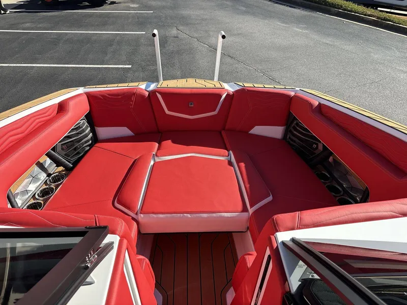 Slide: The Image of Nautique G23 2026 - 37