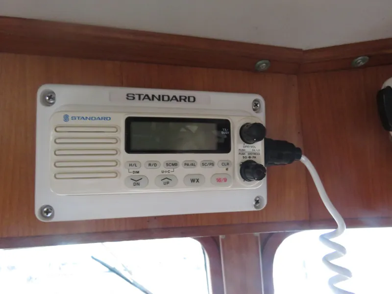 Slide: The Image of Standard radio in DeFever 49 Pilothouse, 1987 model. - 25