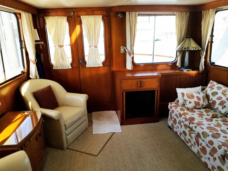 Slide: The Image of Interior of 1987 DeFever 49 Pilothouse yacht. - 27