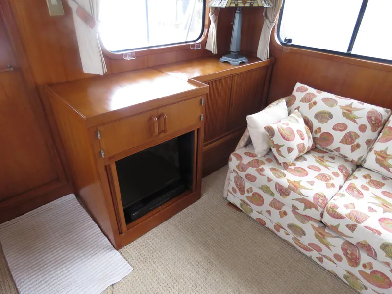 Slide: The Image of Interior of 1987 DeFever 49 Pilothouse yacht. - 29