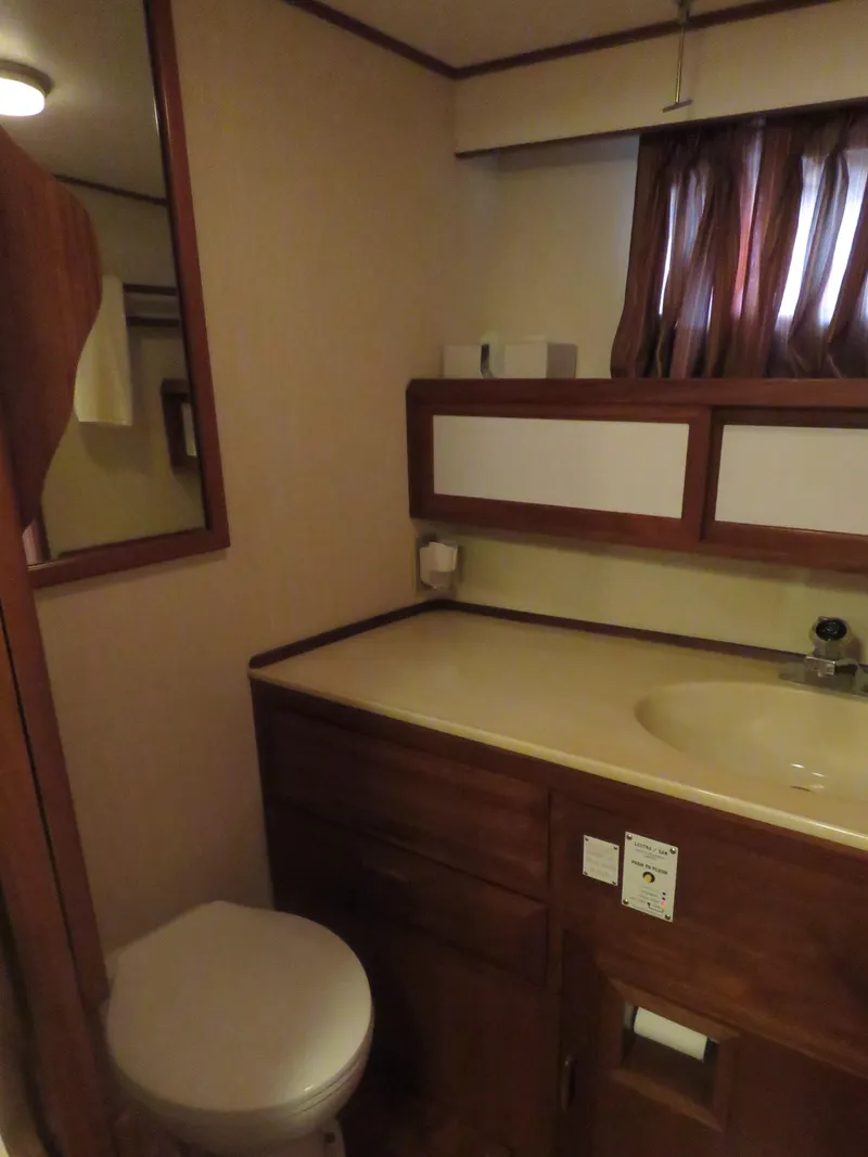 Slide: The Image of Bathroom of 1987 DeFever 49 Pilothouse yacht. - 38