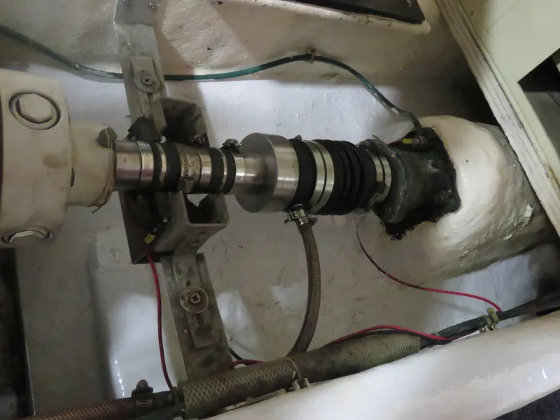 Slide: The Image of 1987 DeFever 49 Pilothouse drive shaft. - 49