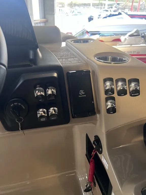 Slide: The Image of Harris SUNLINER 230 SLDH 2024 - 14