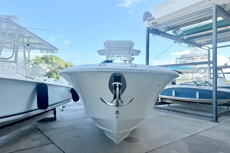 Slide: The Image of 32 SeaVee - Bow Profile - 24