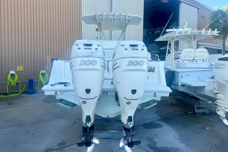 Slide: The Image of 32 SeaVee - Aft PRofile - 25