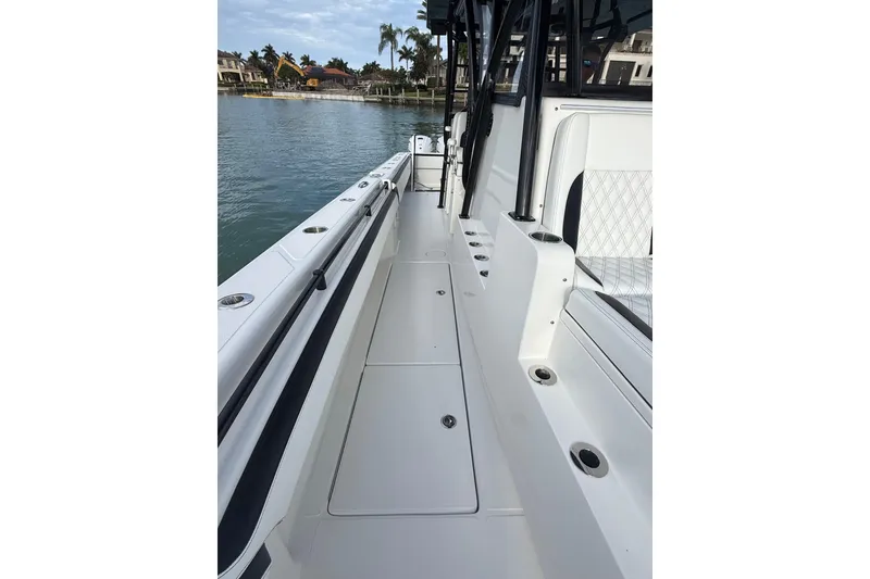 Slide: The Image of Anchor chain and winch system on a 2020 SeaHunter 41 CTS boat. - 23