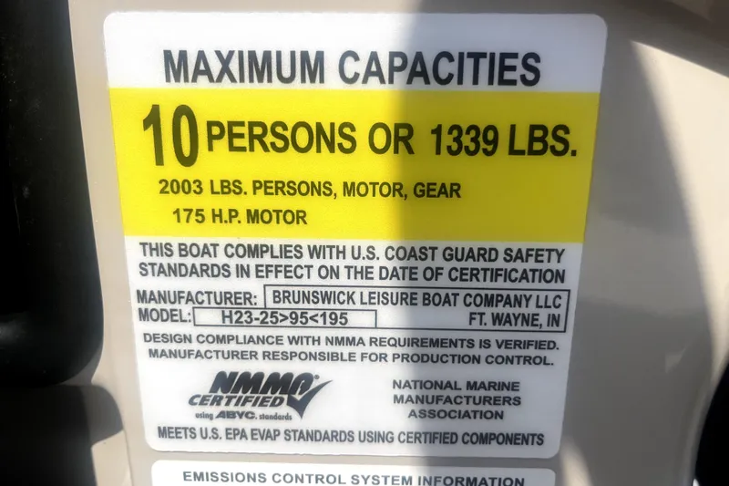 Slide: The Image of Maximum capacity label for Harris Breeze 230, 2025 model, 10 persons or 1339 lbs. - 9