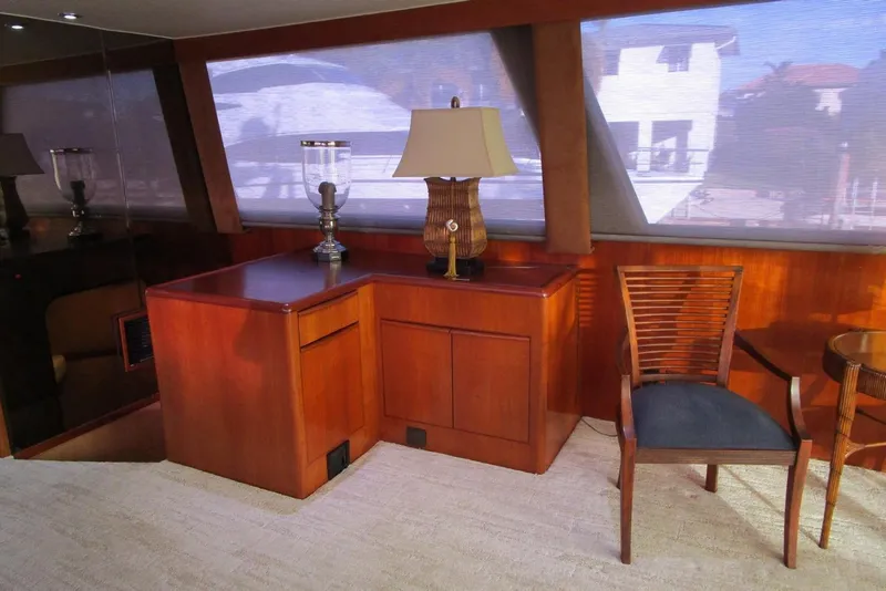 Slide: The Image of Salon to starboard - 13