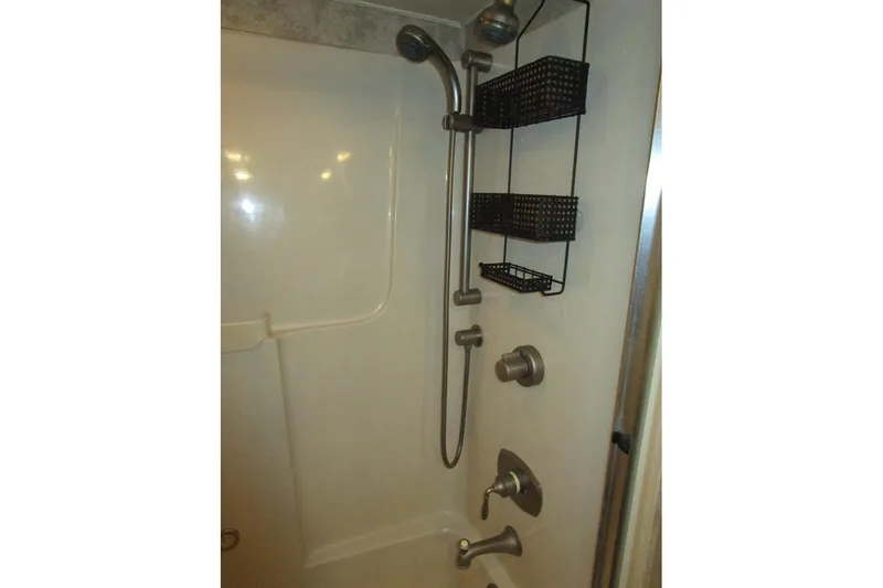 Slide: The Image of Master jacuzzi/shower - 27