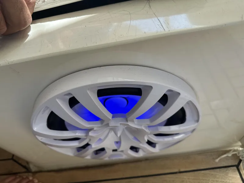 Slide: The Image of Uniesse 57 Open 1999 - 106