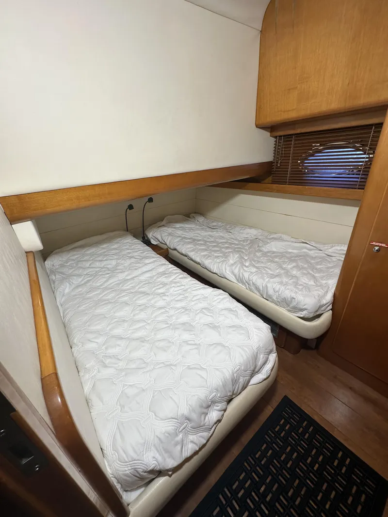 Slide: The Image of Uniesse 57 Open 1999 - 75