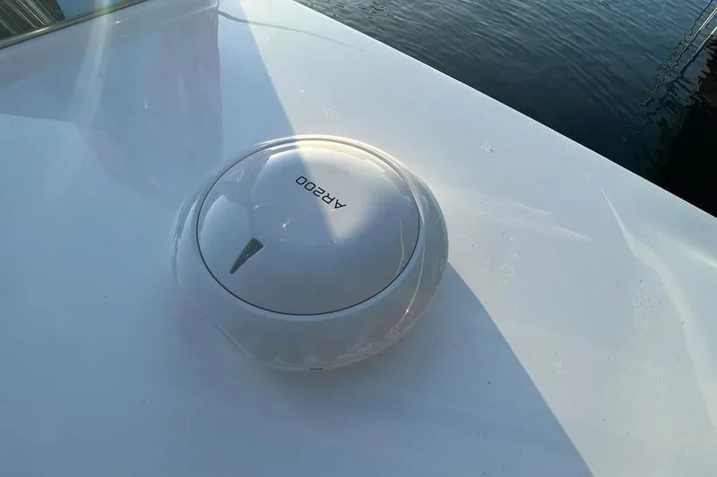 Slide: The Image of Raymarine AR200. - 42