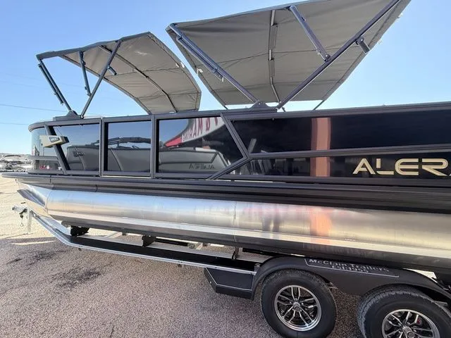 Slide: The Image of Alera M 23L 2026 - 10