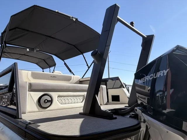 Slide: The Image of Alera M 23L 2026 - 13