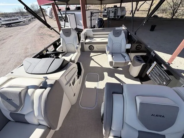 Slide: The Image of Alera M 23L 2026 - 19