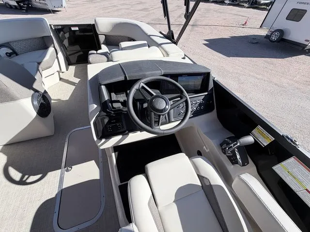 Slide: The Image of Alera M 23L 2026 - 21