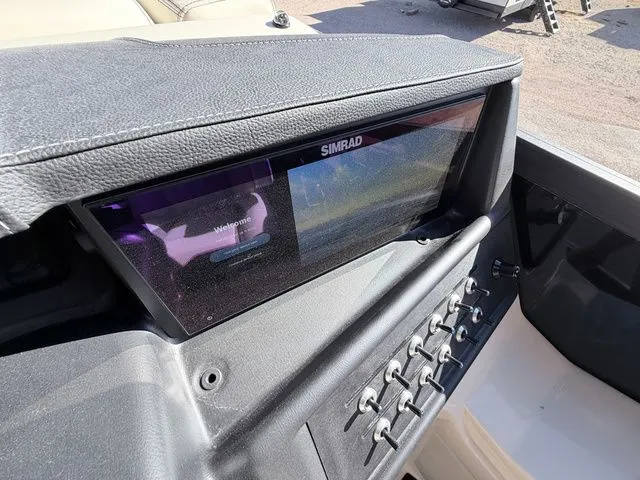 Slide: The Image of Alera M 23L 2026 - 22