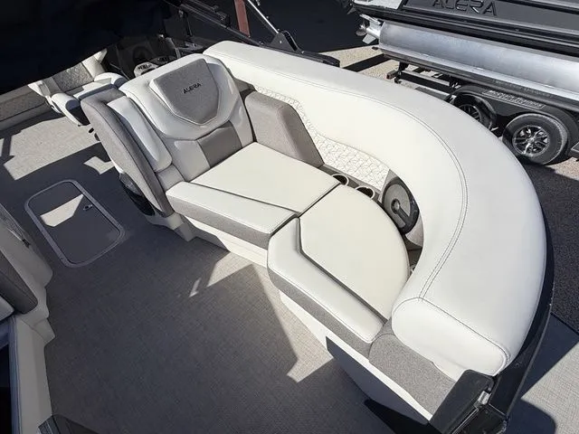 Slide: The Image of Alera M 23L 2026 - 3