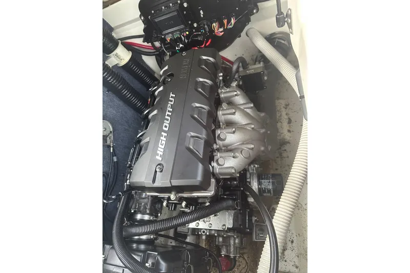Slide: The Image of 2017 Yamaha AR190 boat engine, high output, detailed view. - 12
