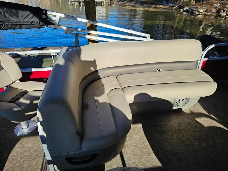 Slide: The Image of Sun Tracker Bass Buggy 2022 - 10