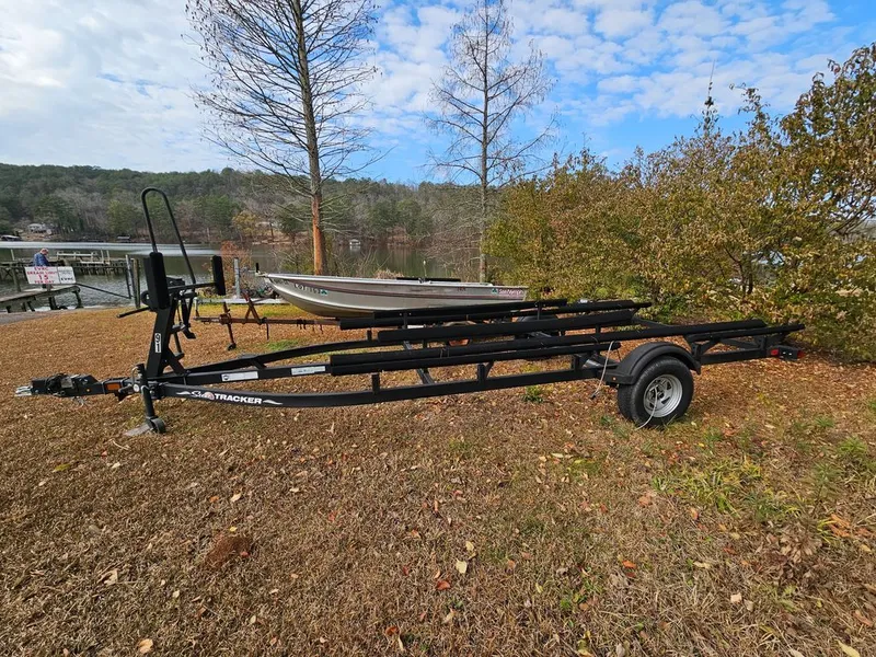 Slide: The Image of Sun Tracker Bass Buggy 2022 - 31