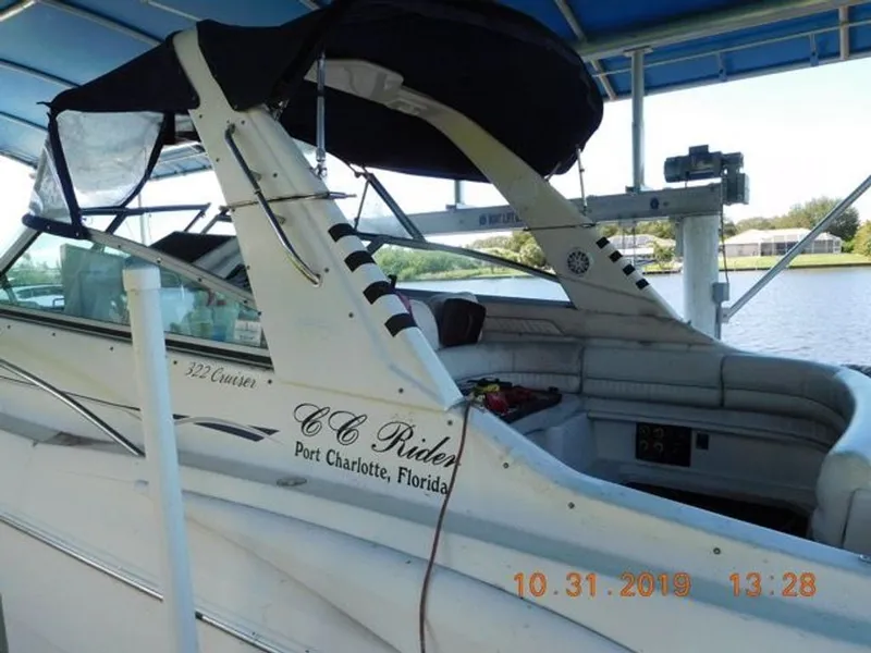 Slide: The Image of Monterey 322 Cruiser 2001 - 2