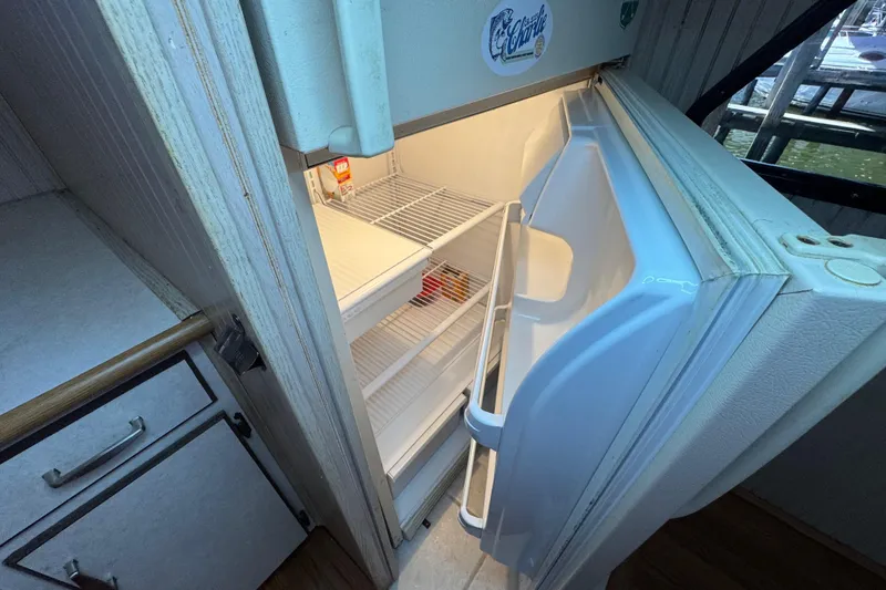 Slide: The Image of GE 18.2 cubic ft. No-Frost Refrigerator-Freezer - 50