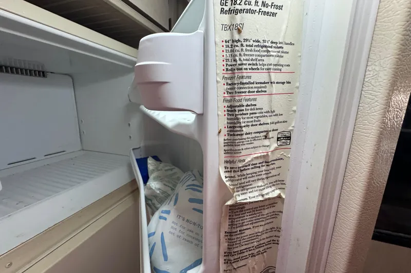 Slide: The Image of GE 18.2 cubic ft. No-Frost Refrigerator-Freezer - 51