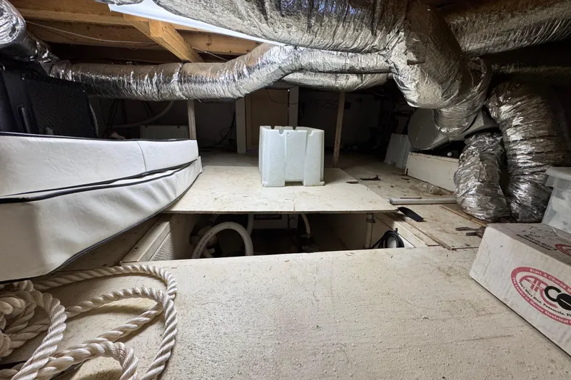 Slide: The Image of ducting/ plumbing area beyond the twin berthing area - 73