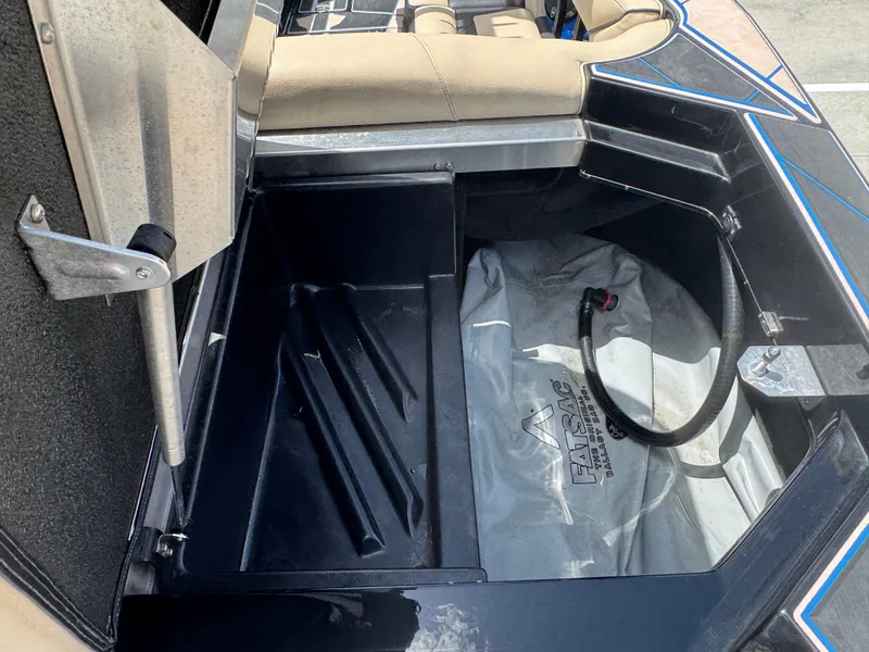 Slide: The Image of Centurion Ri 230 2022 - 10