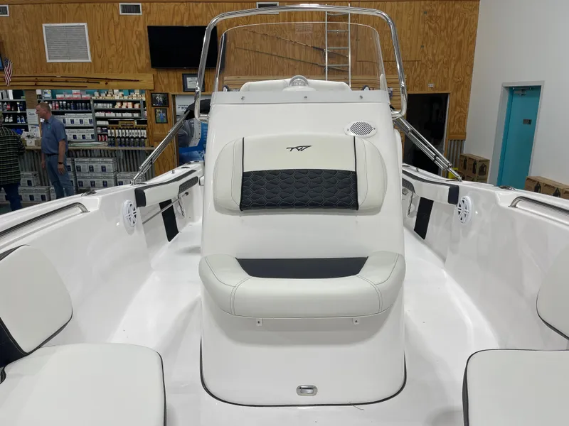 Slide: The Image of Tidewater 198 CC Adventure 2026 - 20