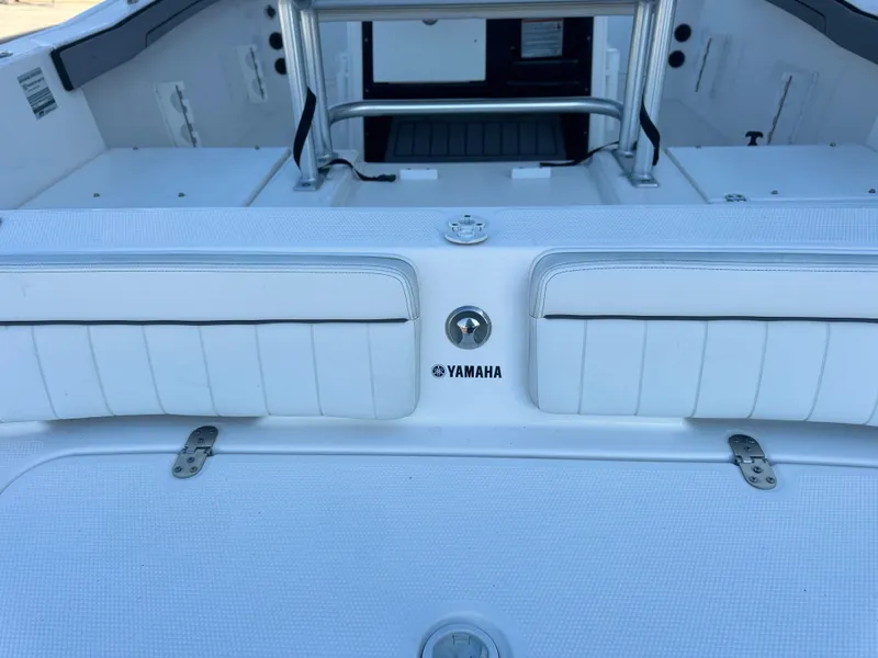 Slide: The Image of Yamaha 210 FSH DLX 2018 - 11