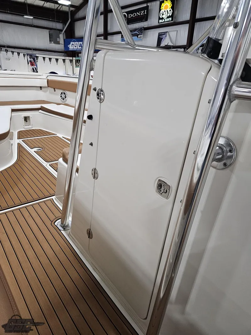 Slide: The Image of Triton 351 CC 2007 - 100