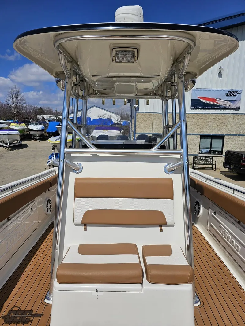 Slide: The Image of Triton 351 CC 2007 - 83