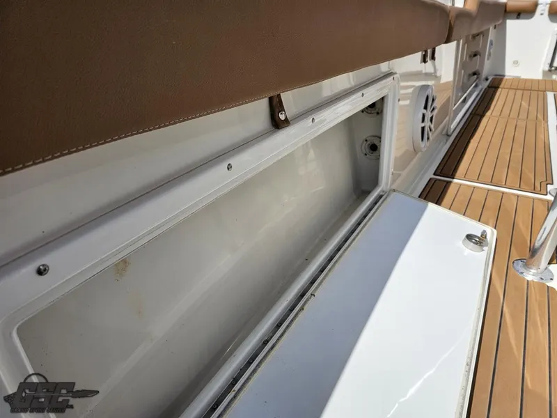 Slide: The Image of Triton 351 CC 2007 - 90